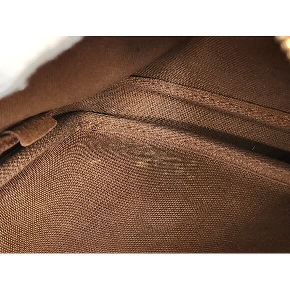 Louis Vuitton Pochette Accessoires Monogram Canvas Shoulder Bag Vintage LV - Picture 13 of 15